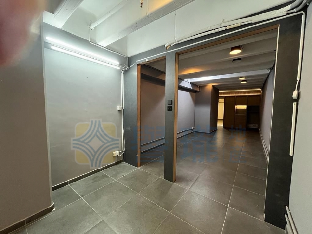 金龍工業中心1座